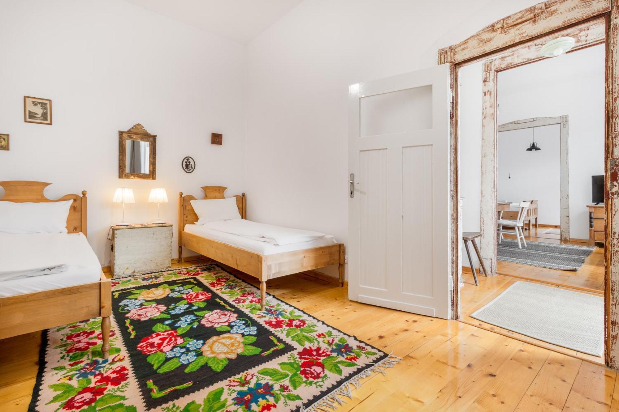 Rustic Visual Lägenhet Oradea Exteriör bild